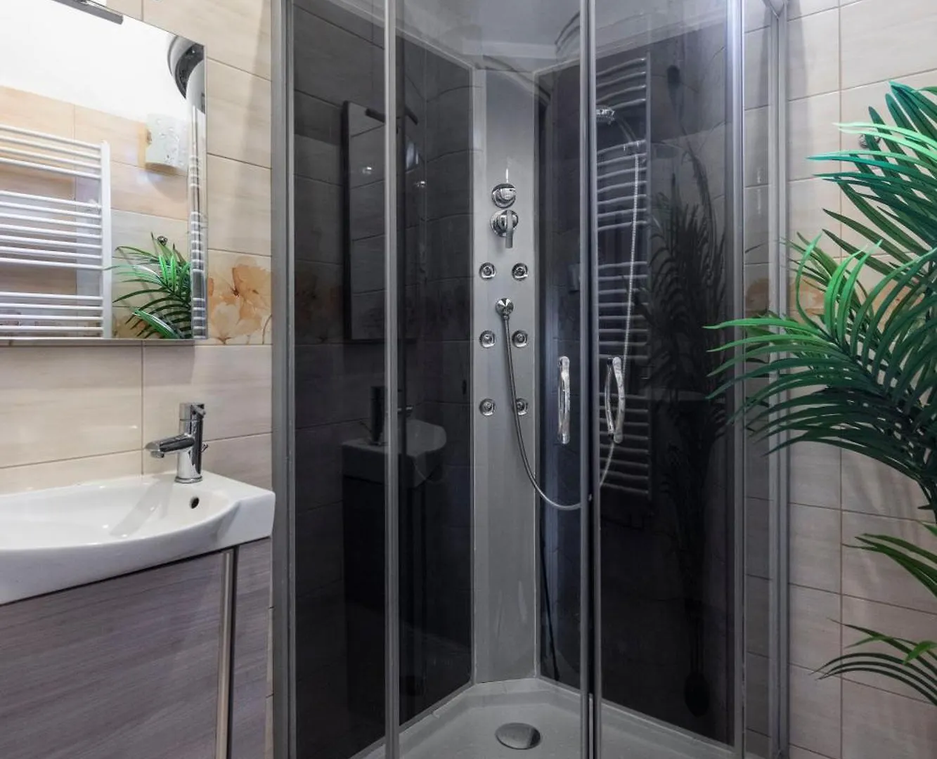 Spacious Vintage Apartment For 12Ppl 布达佩斯
