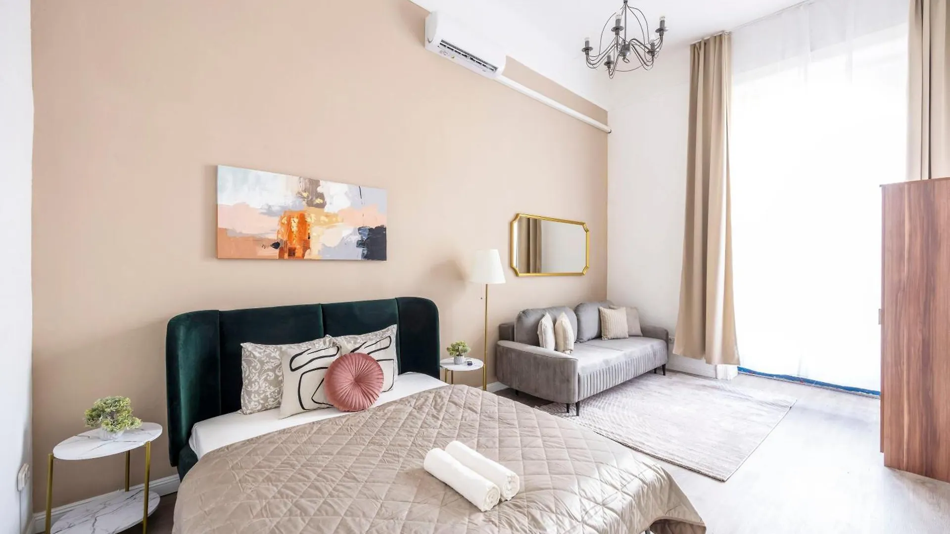 Spacious Vintage Apartment For 12Ppl 布达佩斯