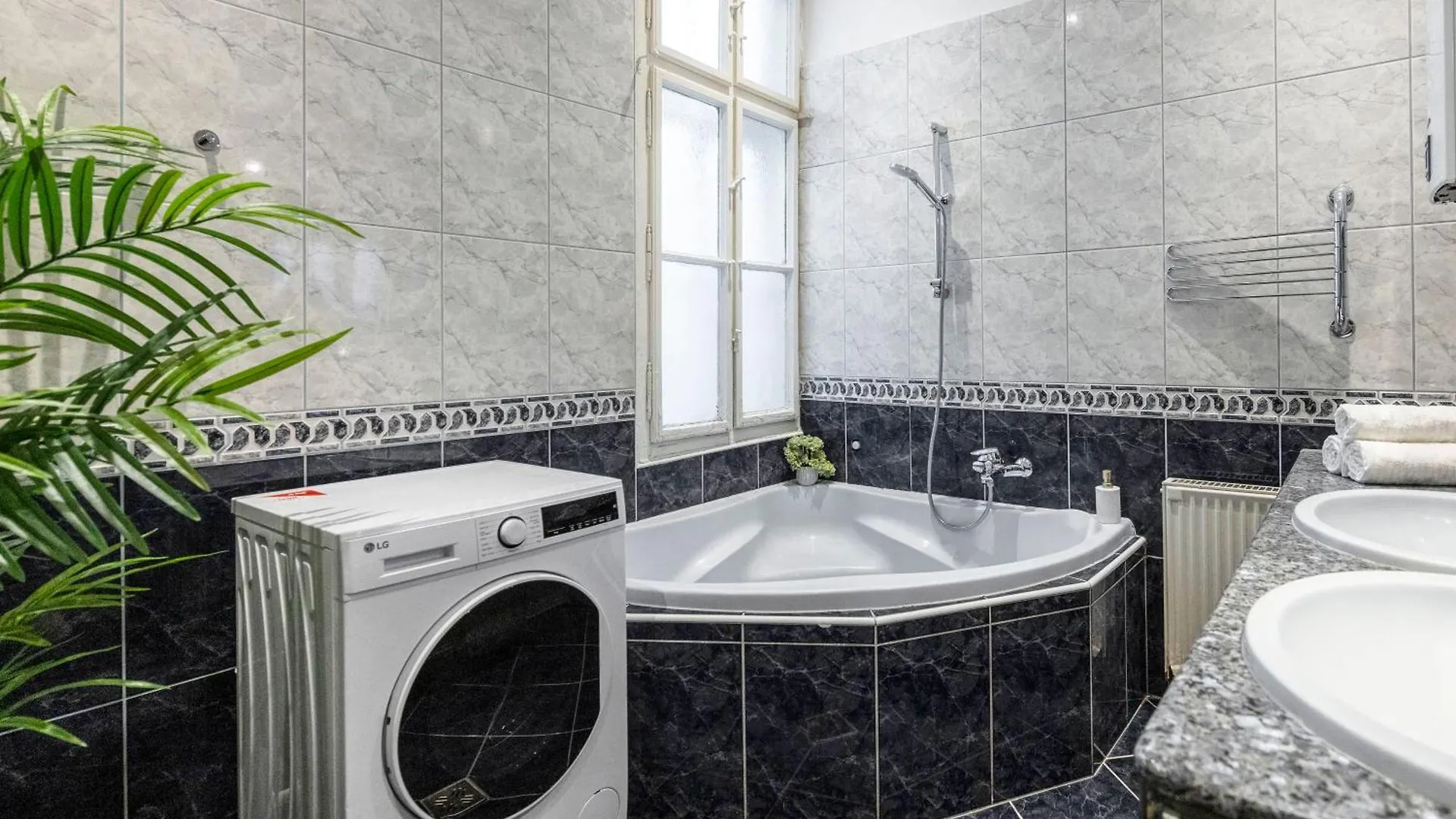 Spacious Vintage Apartment For 12Ppl 布达佩斯 0*,  匈牙利