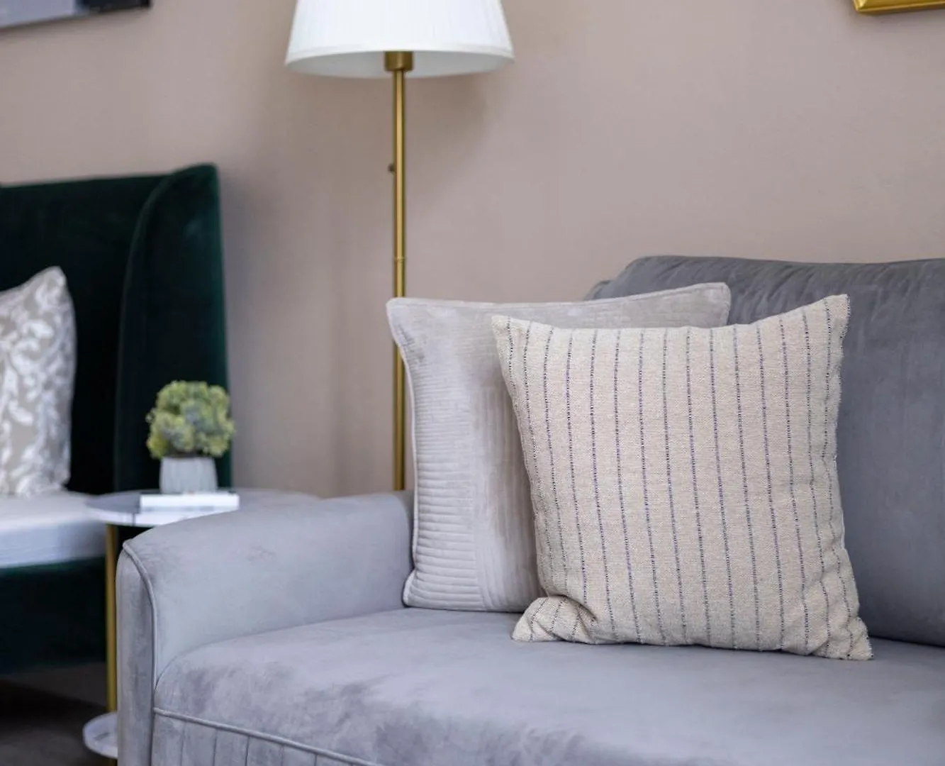 Spacious Vintage Apartment For 12Ppl 布达佩斯