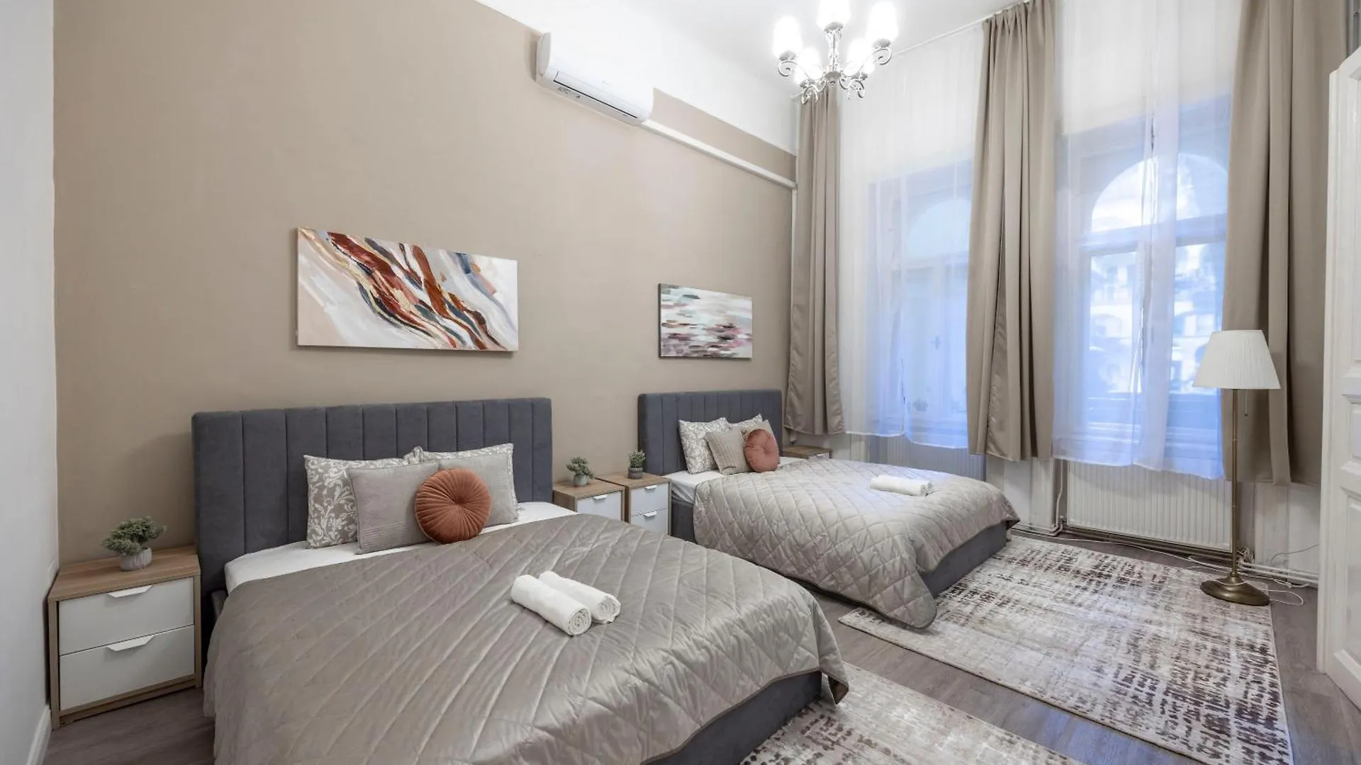 Spacious Vintage Apartment For 12Ppl Budapeszt