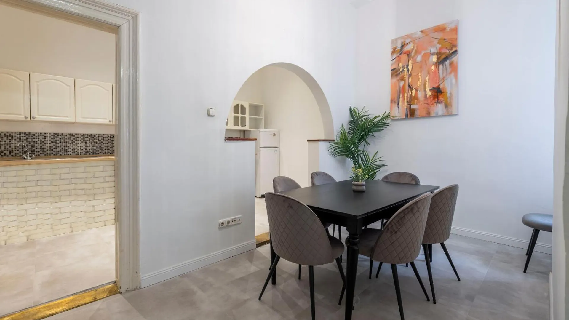 Spacious Vintage Apartment For 12Ppl Budapeszt